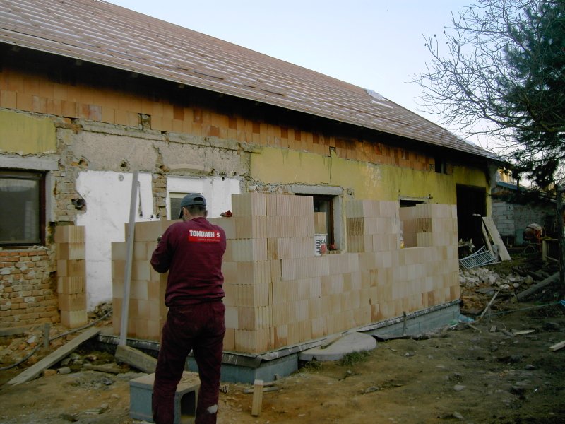 Stavba sýrárny